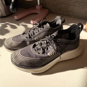 Women’s APL Streamline Shoes - size 8.5